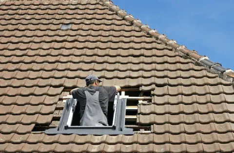 Pose de velux à Ecoyeux